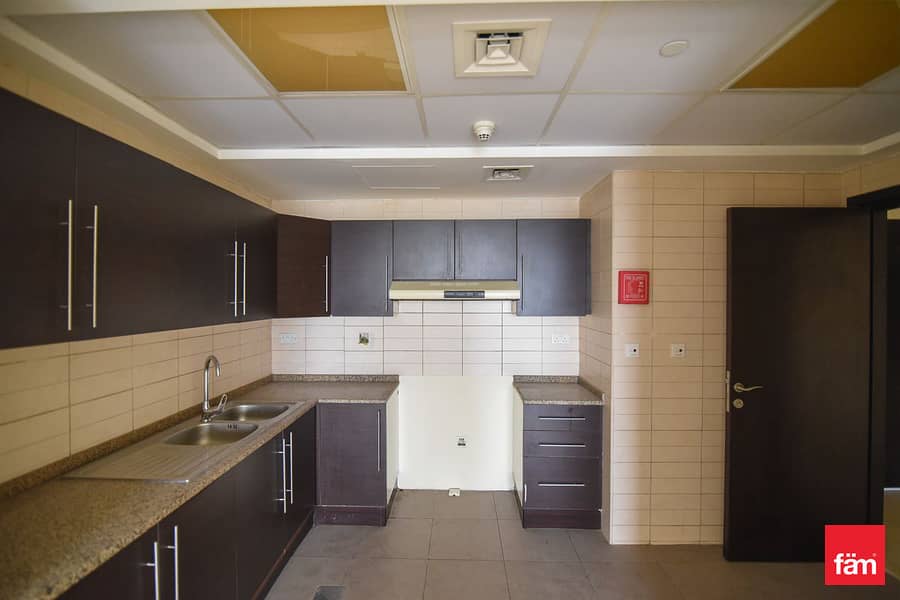 Top Layout | Higher Floor | Chiller Free | Vacant - Image 11