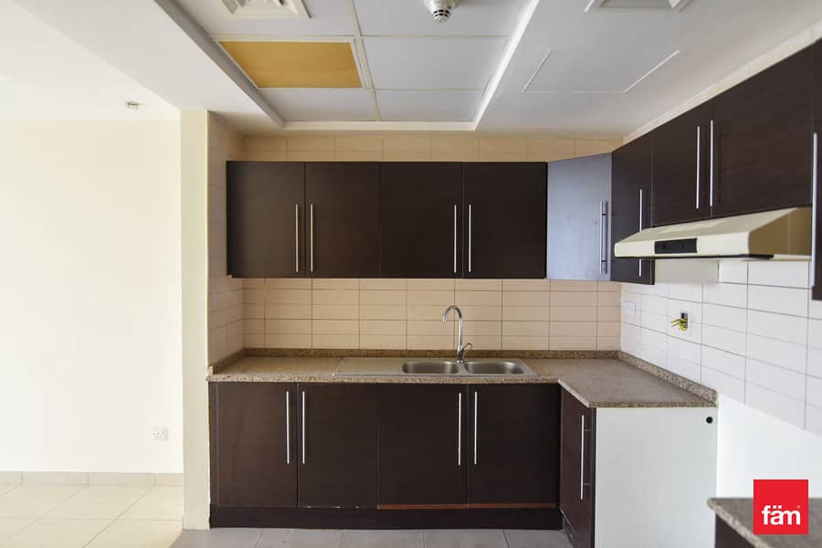 Top Layout | Higher Floor | Chiller Free | Vacant - Image 12