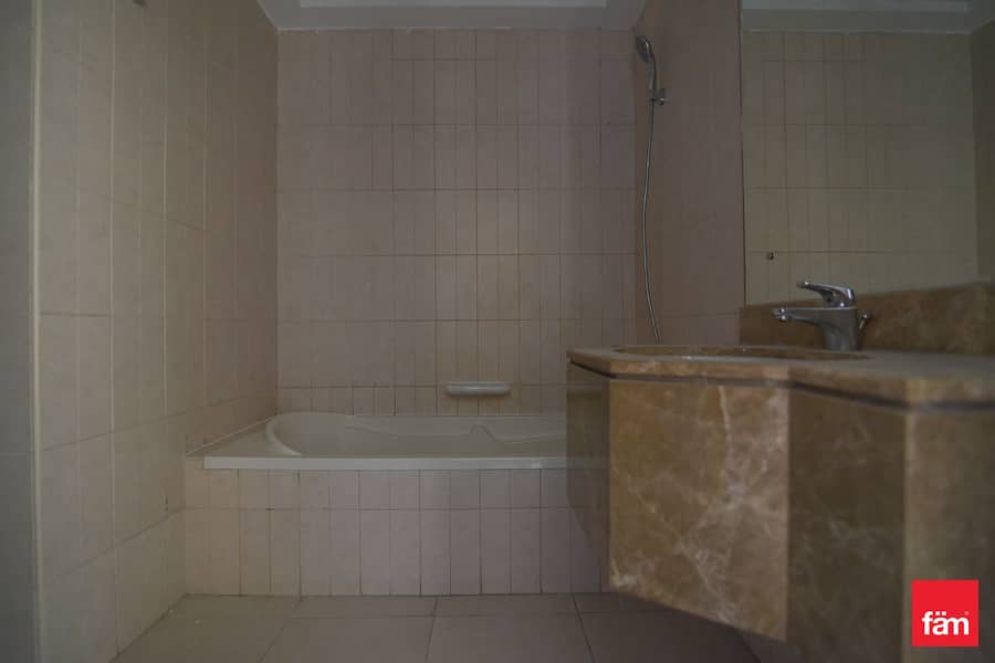 Top Layout | Higher Floor | Chiller Free | Vacant - Image 15