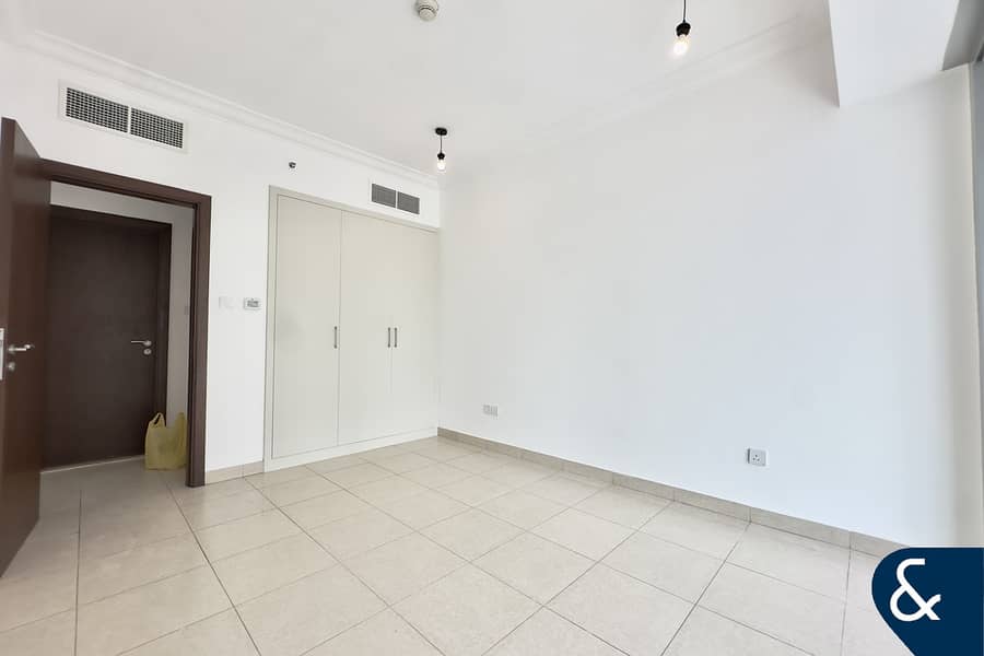 Upgraded | Chiller Free | Fountain View - Image 10