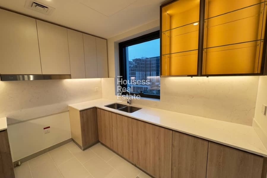 Mid-Floor | Full Park View | Spacious - Image 8