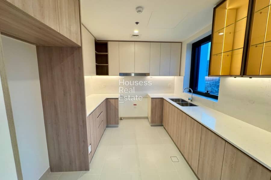 Mid-Floor | Full Park View | Spacious - Image 10