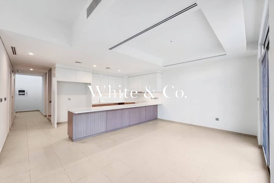 Vacant Now | Corner Unit | 4 Plus Maid