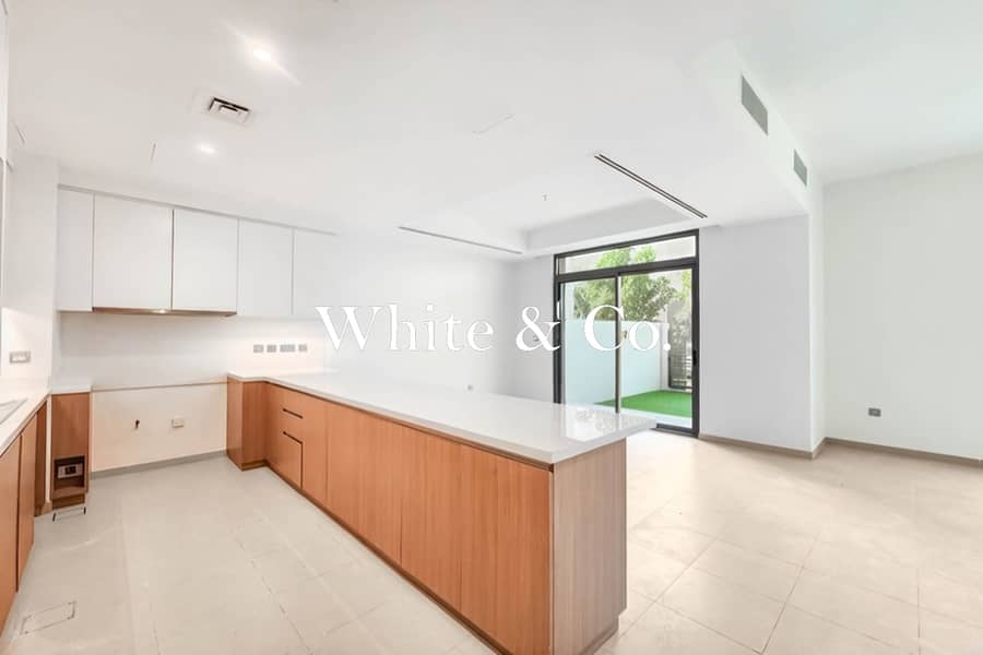 Vacant Now | Corner Unit | 4 Plus Maid