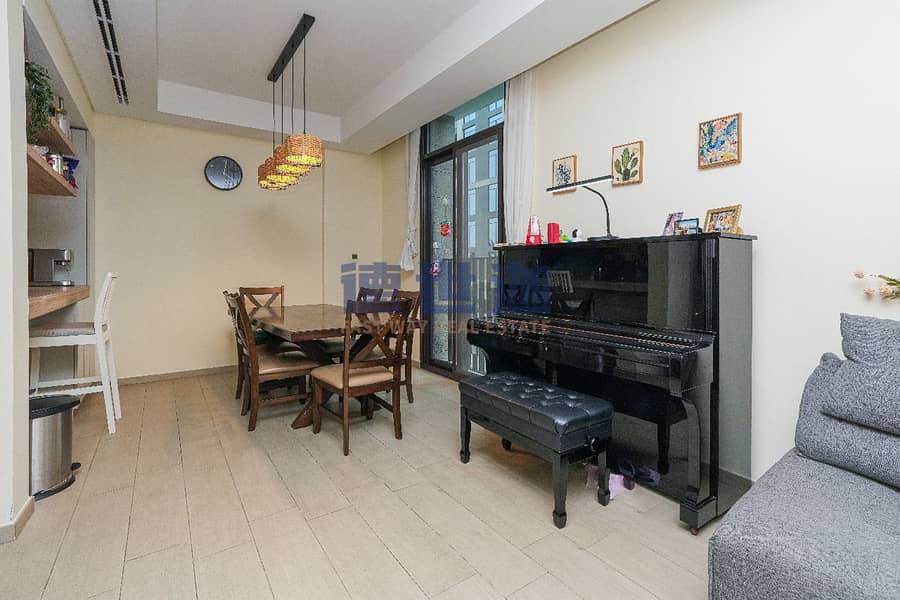 Corner Unit | Pool View | Spacious - Image 6