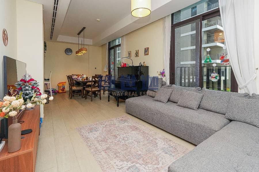 Corner Unit | Pool View | Spacious - Image 7