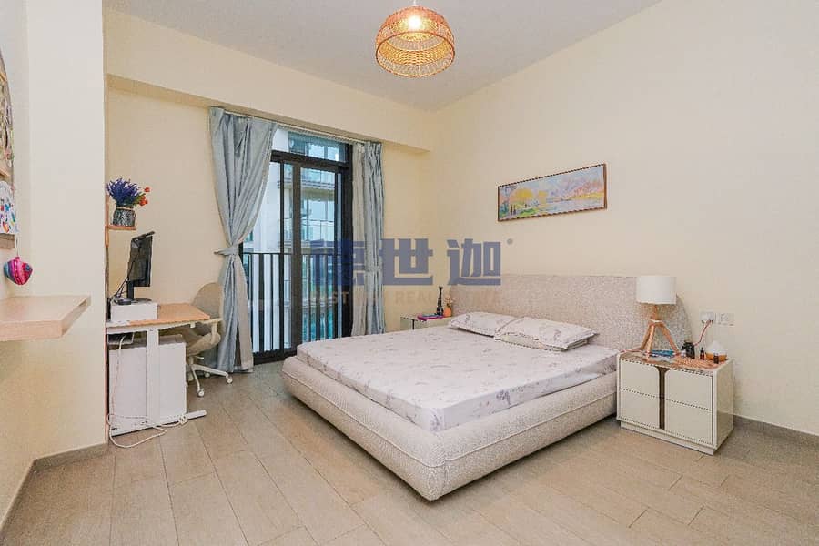 Corner Unit | Pool View | Spacious - Image 10