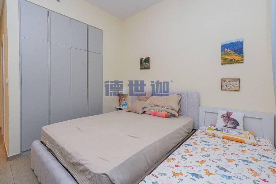 Corner Unit | Pool View | Spacious - Image 12