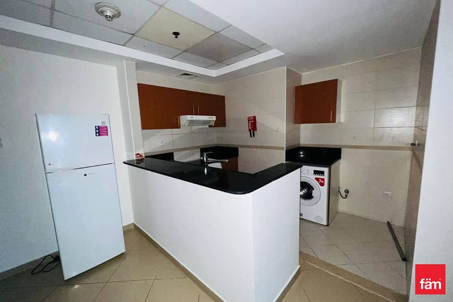 Chiller Free | Furnished | Low Floor - Image 11