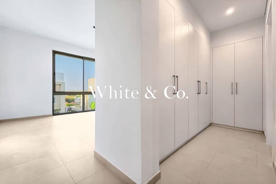 Vacant Now | Corner Unit | 4 Plus Maid - Image 8