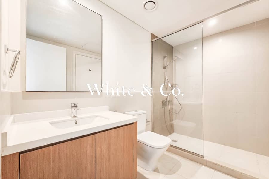 Vacant Now | Corner Unit | 4 Plus Maid - Image 10