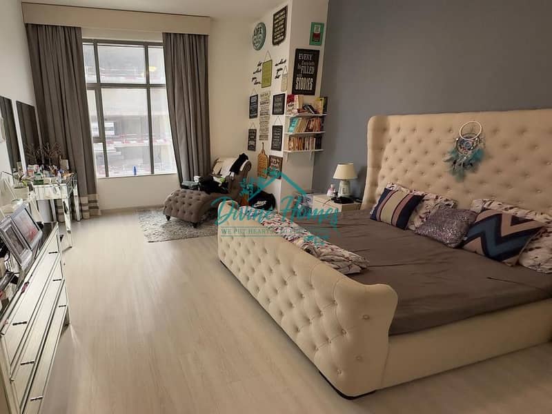 Chiller Free | Fully Furnished | Upgraded Unit