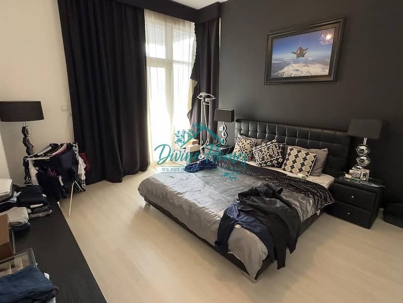 Chiller Free | Fully Furnished | Upgraded Unit