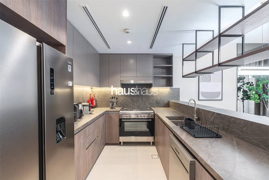 Single Row | Professionally Decorated | VOT