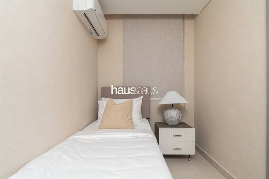 Single Row | Professionally Decorated | VOT - Image 6