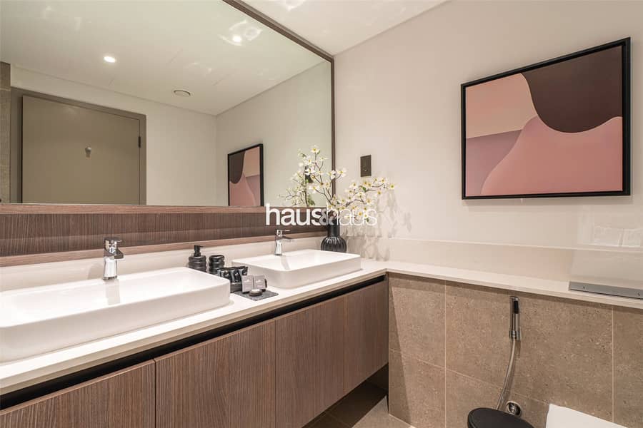 Single Row | Professionally Decorated | VOT - Image 9