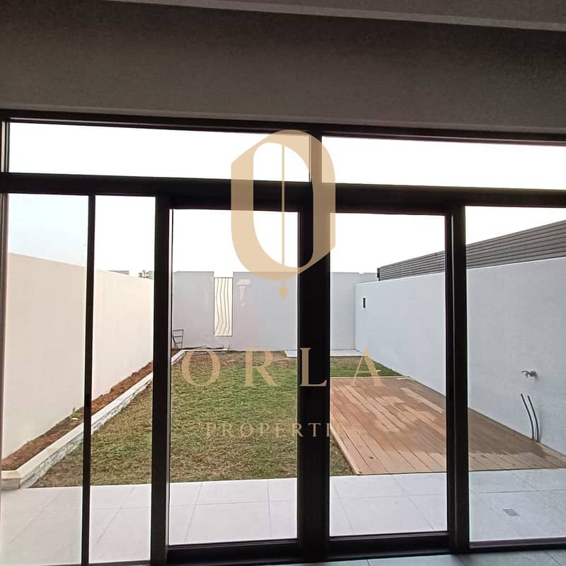 Private Single-Row Home | Vacant & Fully Upgraded - Image 18