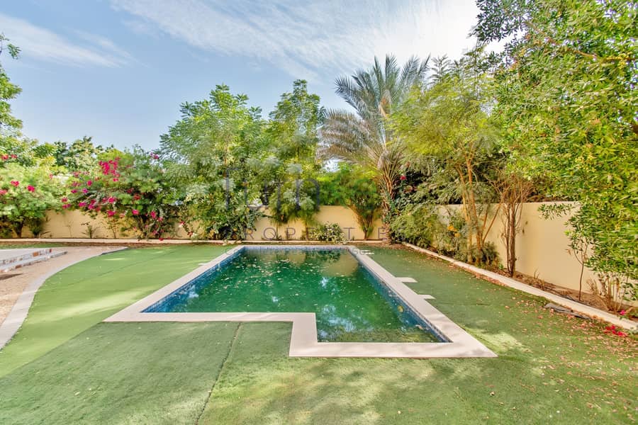 Marbella Villa | Huge plot | Corner | In Centro