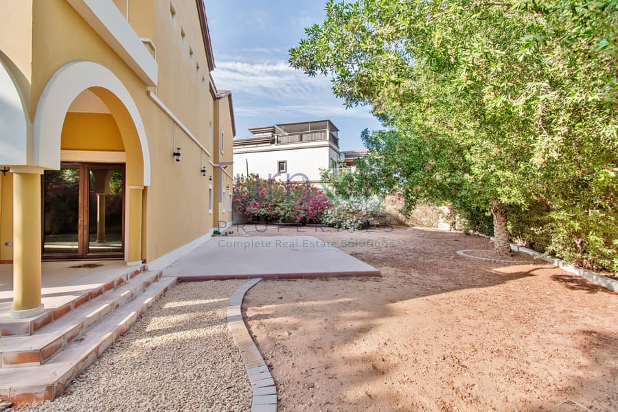 Marbella Villa | Huge plot | Corner | In Centro