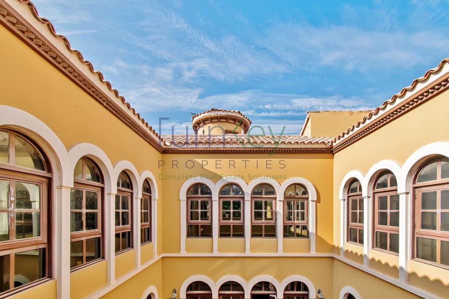 Marbella Villa | Huge plot | Corner | In Centro - Image 21