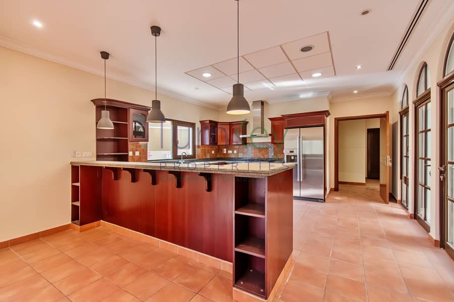 Marbella Villa | Huge plot | Corner | In Centro - Image 23