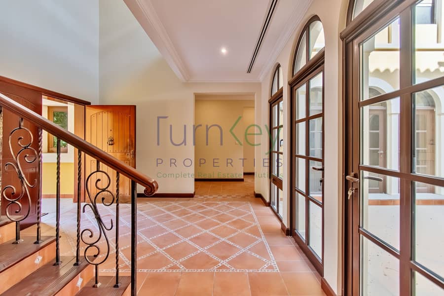 Marbella Villa | Huge plot | Corner | In Centro - Image 25