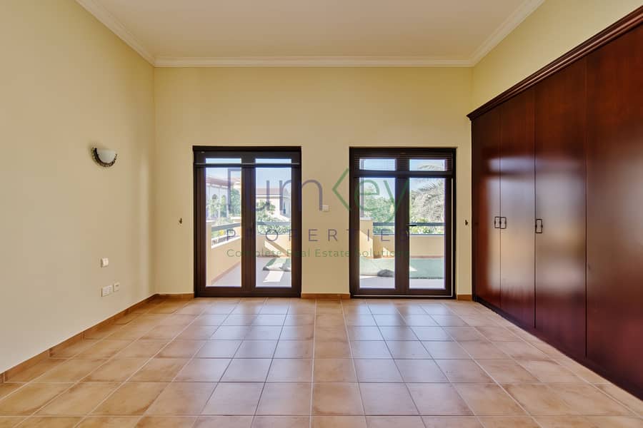 Marbella Villa | Huge plot | Corner | In Centro - Image 29