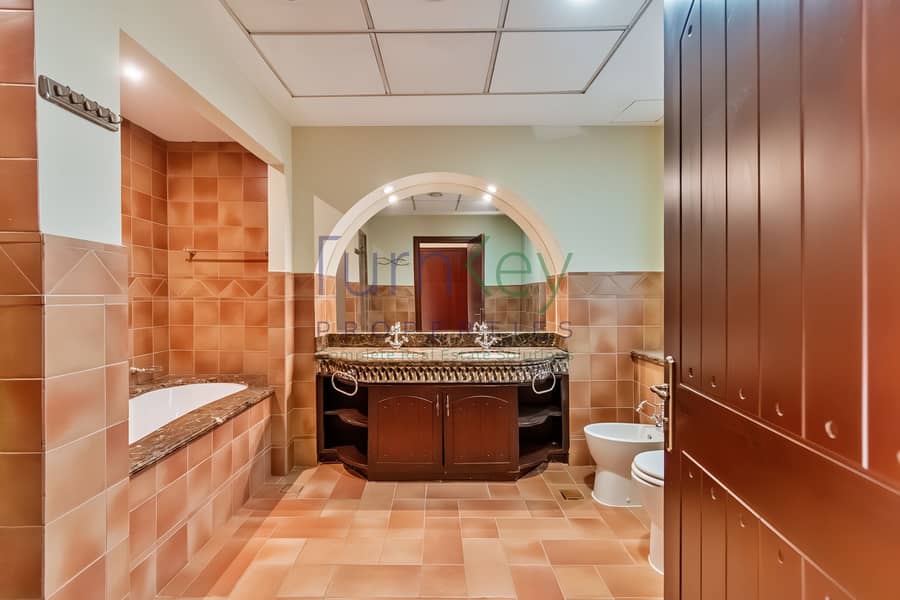 Marbella Villa | Huge plot | Corner | In Centro - Image 32