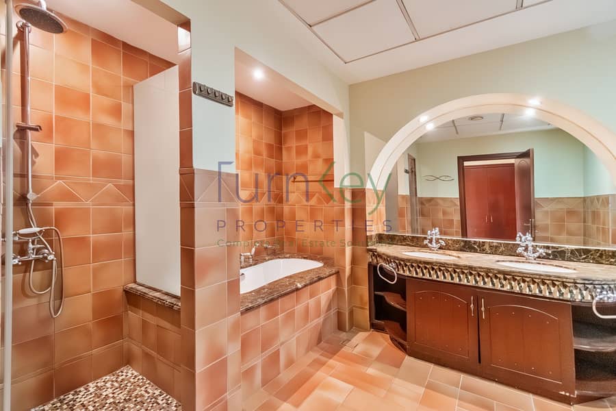 Marbella Villa | Huge plot | Corner | In Centro - Image 33