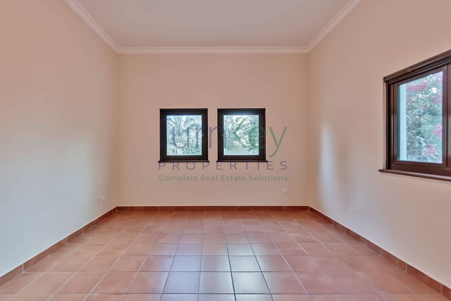 Marbella Villa | Huge plot | Corner | In Centro - Image 36