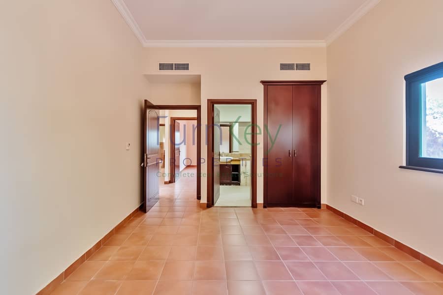 Marbella Villa | Huge plot | Corner | In Centro - Image 37