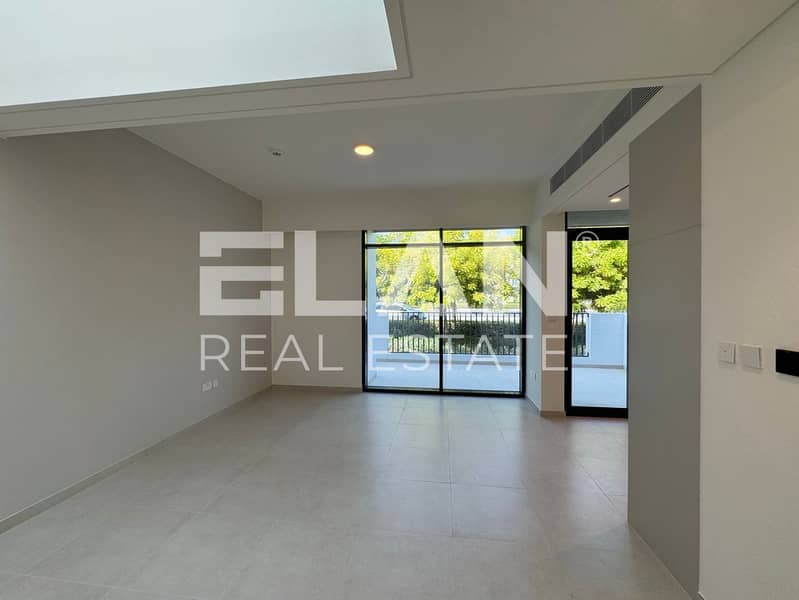 Single Row | Ready To Move | Close To Pool & Park