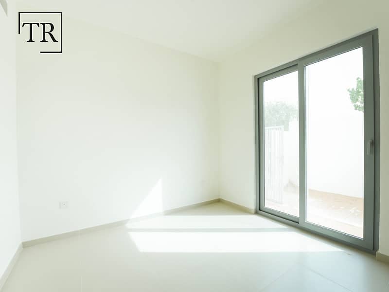 End Unit |Waterfront Community| Kitchen Appliances - Image 15