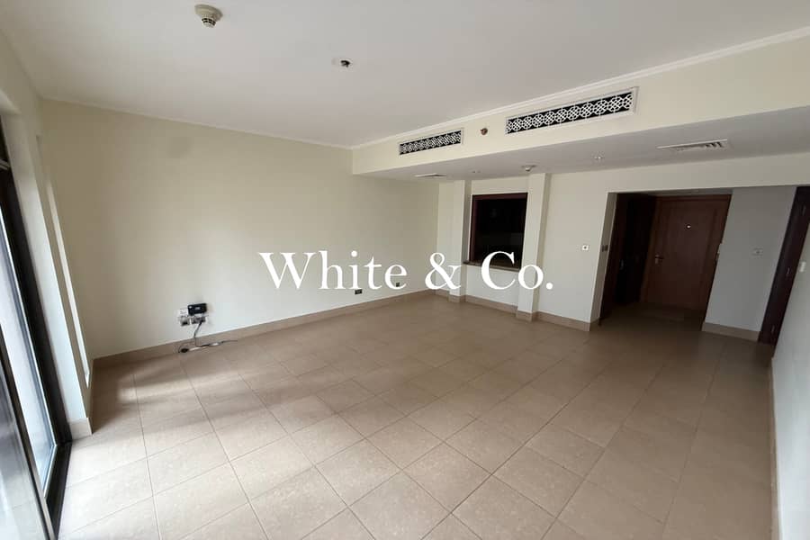 VACANT NOW | Bright Apartment | Unfurnished