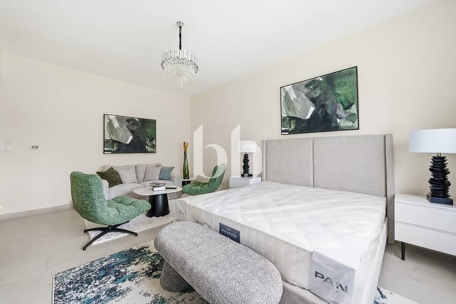 Furnished | Lake View | Upgraded | Large Plot