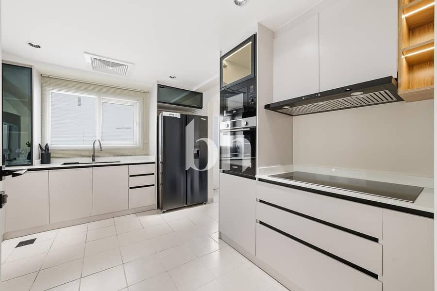 Furnished | Lake View | Upgraded | Large Plot