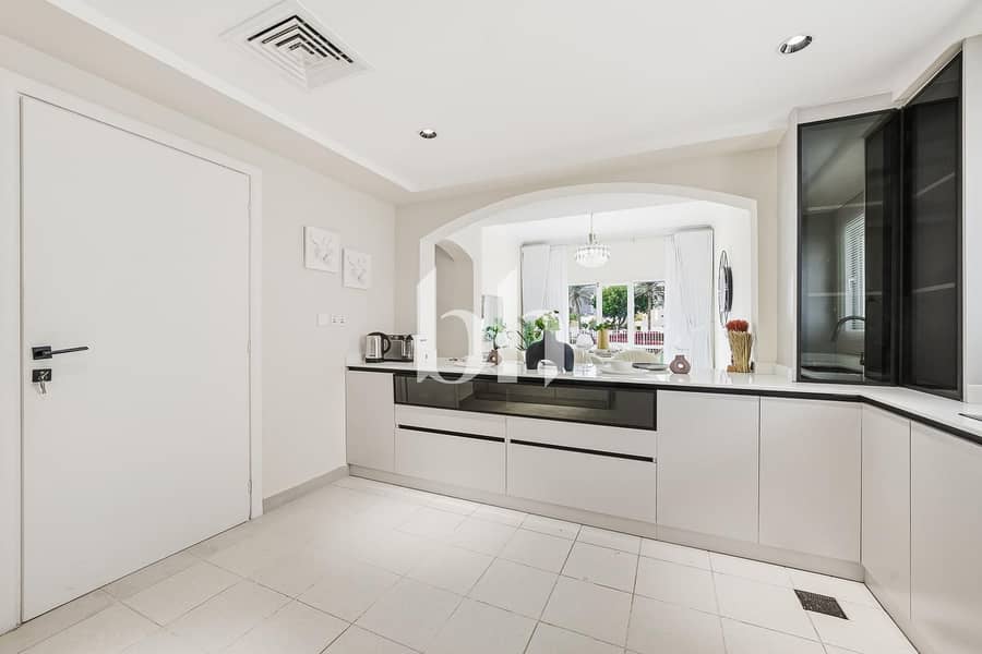 Furnished | Lake View | Upgraded | Large Plot - Image 20