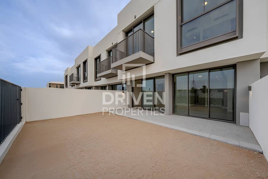 Sunset View | Single Row | Premium Finishes