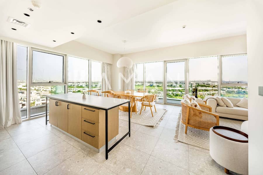 Luxurious | Spacious Layout | Vacant