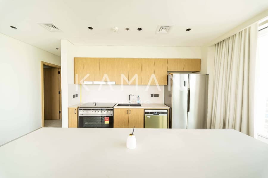 Luxurious | Spacious Layout | Vacant - Image 7