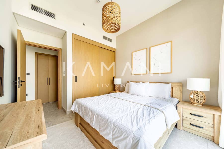 Luxurious | Spacious Layout | Vacant - Image 11