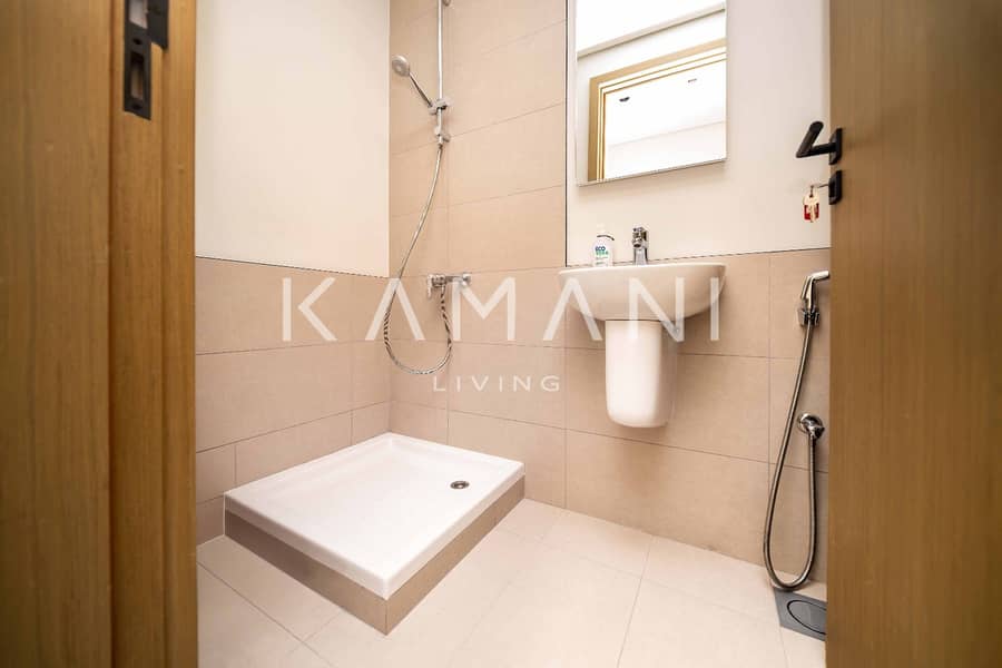 Luxurious | Spacious Layout | Vacant - Image 16