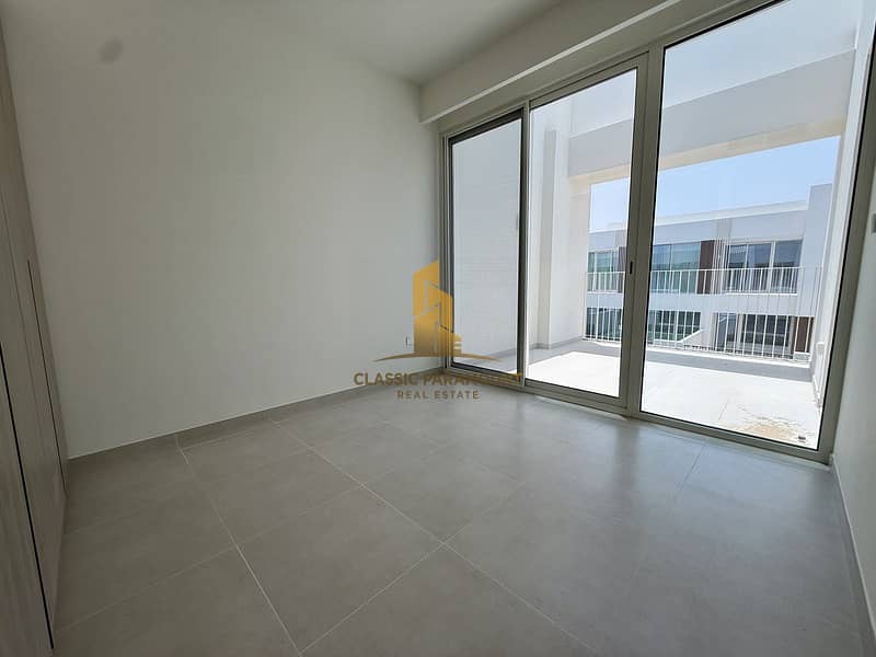 Vacant on transfer | Single Row | Best Location - Image 9