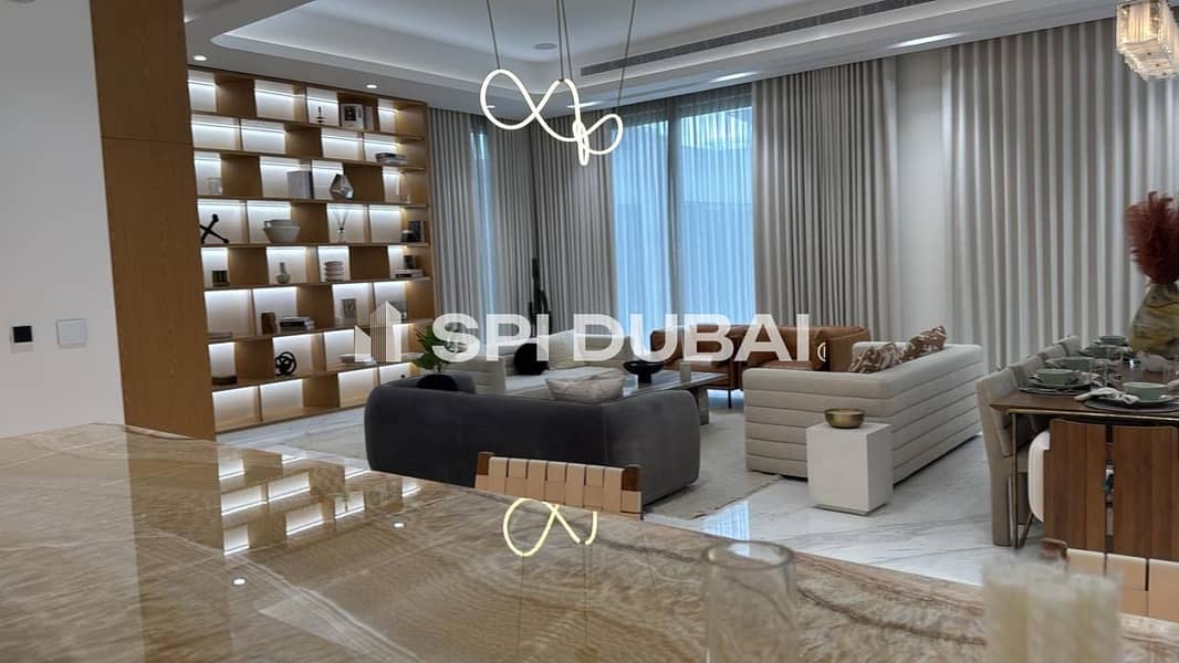 Exclusive 5BR Villa | First Lagoon Line | Q2 2026