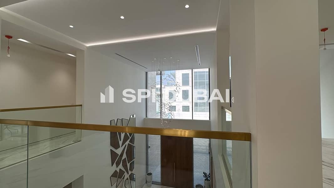 Exclusive 5BR Villa | First Lagoon Line | Q2 2026 - Image 7