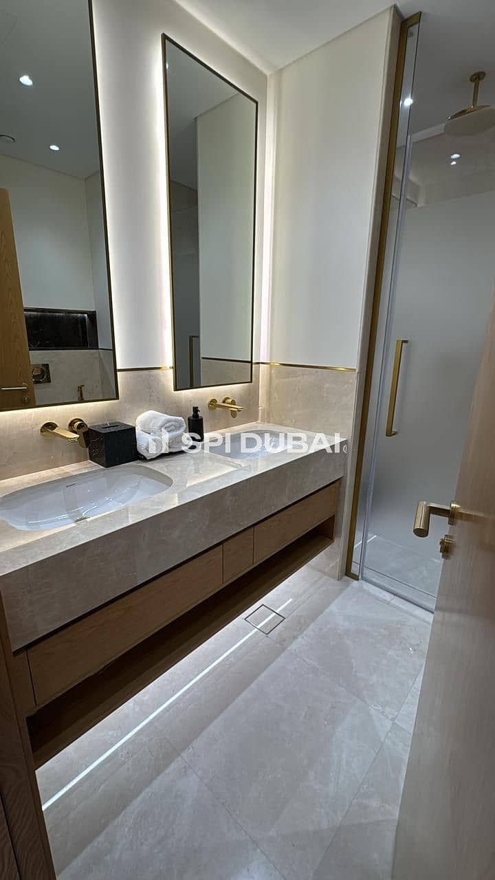 Exclusive 5BR Villa | First Lagoon Line | Q2 2026 - Image 8