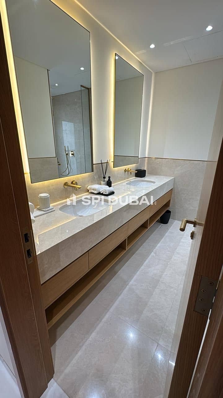 Exclusive 5BR Villa | First Lagoon Line | Q2 2026 - Image 11