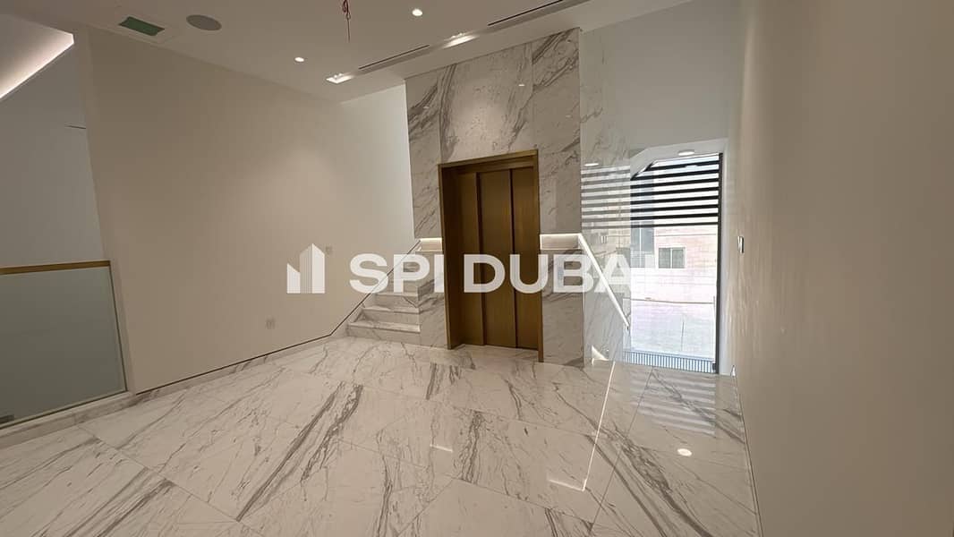 Exclusive 5BR Villa | First Lagoon Line | Q2 2026 - Image 16