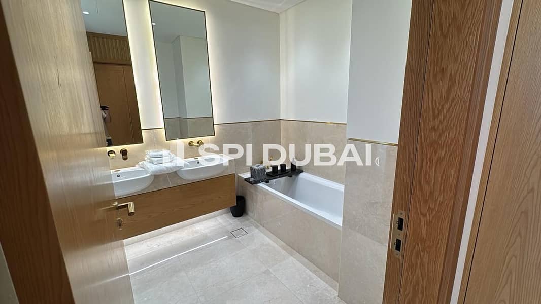 Exclusive 5BR Villa | First Lagoon Line | Q2 2026 - Image 17