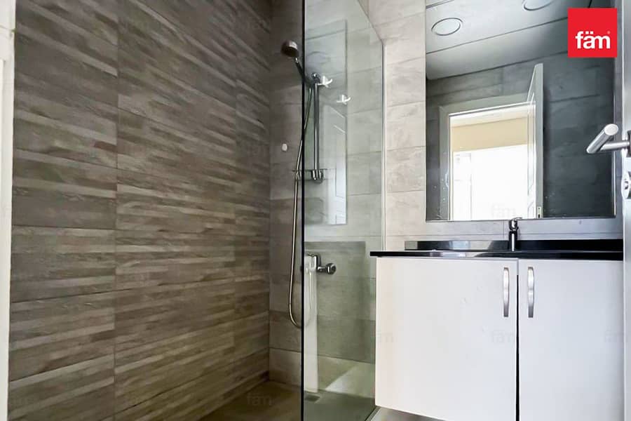 Spacious Layout | 1BR | Vacant | Meydan - Image 9